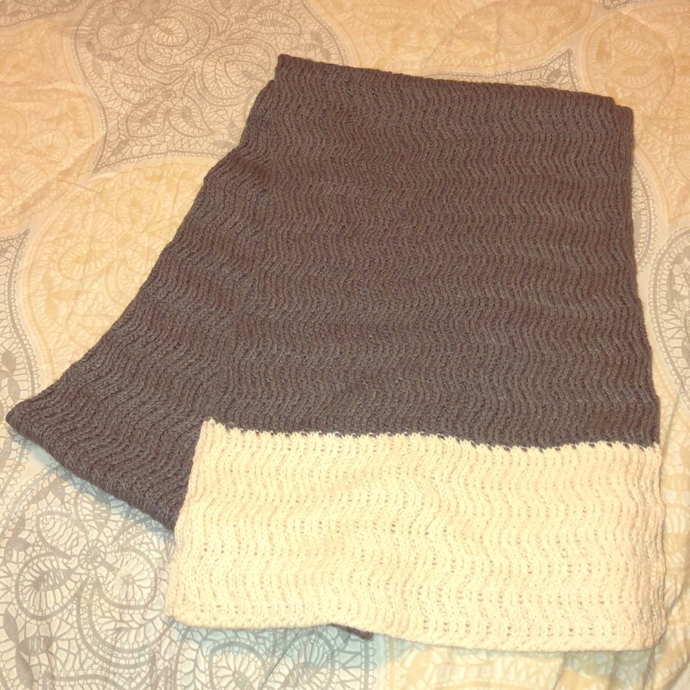Madison 88 Block Color Scarf